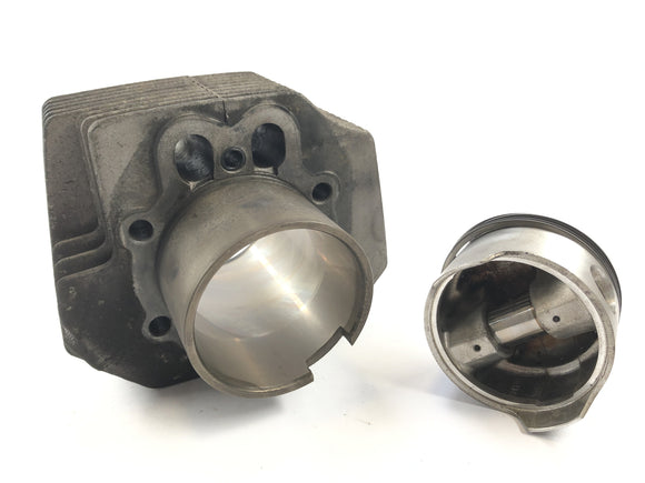 Moto Guzzi California II VT [1985] - Cilindro con pistones a la derecha