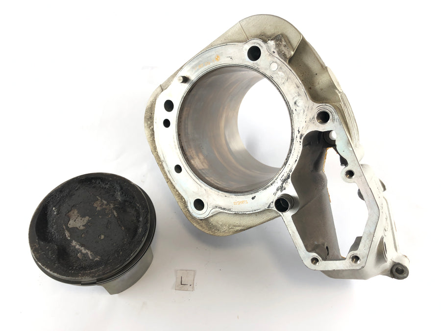 BMW R 1150 R R21 [2002] - Cylinder with piston left