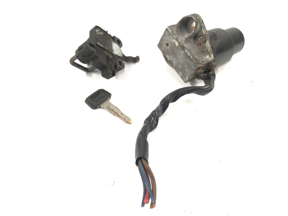 ヤマハXV 750 5G5 [1982]  -  1キー付きイグニッションロックとヘルメットロック