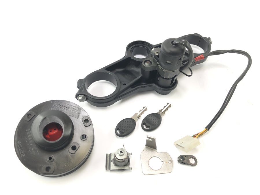 Aprilia RST 1000 FUTURA [2002] - Locksmith com o Fork Bridge acima do conjunto da tampa do tanque de bloqueio de ignição Conjunto de teclas