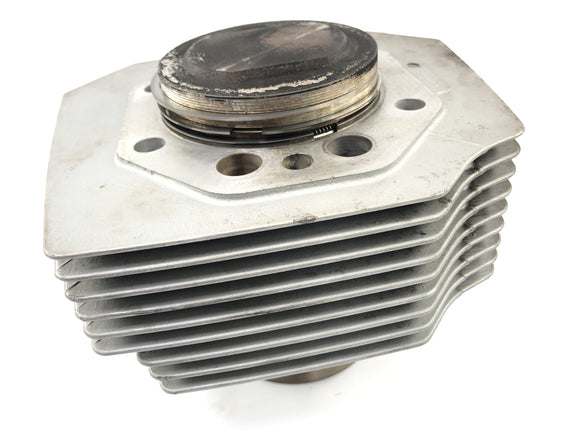 Moto Guzzi California 1100 EV KD [2002]  - 左側にピストンが付いたシリンダー