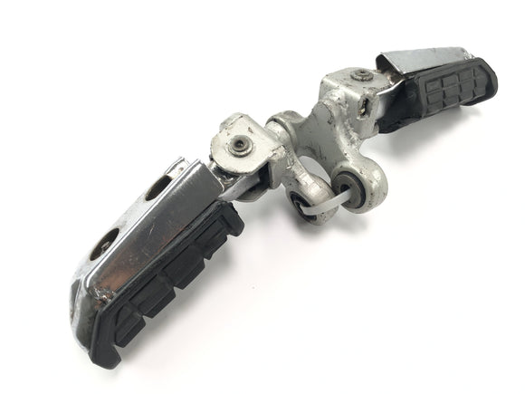 Yamaha FJ 1100 47E [1985] - förarens fotstöd åt vänster och höger