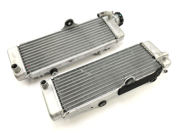 Husqvarna SM 630 A4 [2010] - Kühler Wasserkühler rechts und links Paar