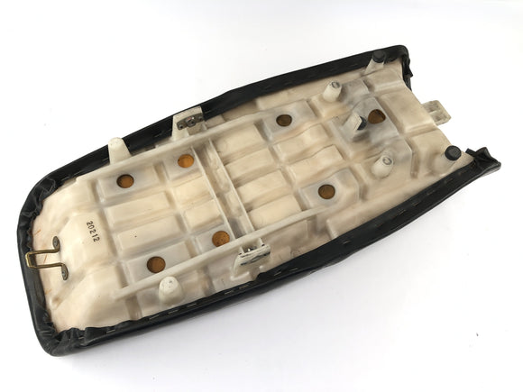 Kawasaki ZX -10 ZXT00B [1990] - B jsou usazené polštářky.