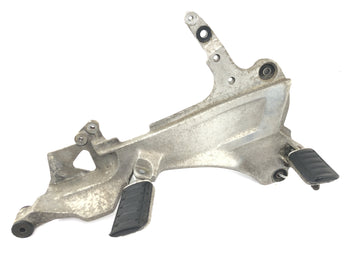 Honda ST 1100 SC26 Pan European [1990] - Fodstøttesystem højre fodstøtteholder