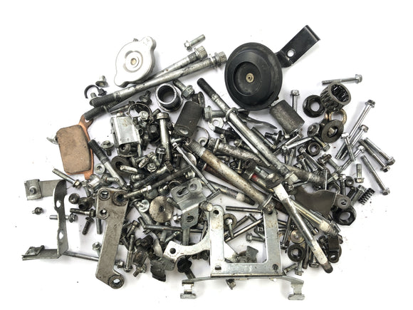 SWM SM 125 R [2018] - Restdeler og skruer er bunt