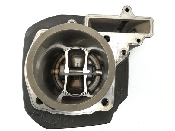 Moto Guzzi Stelvio 1200 4V [2009] - cylinder with pistons on the left