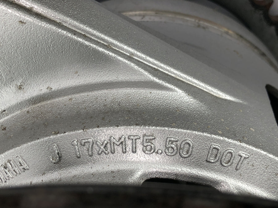 Yamaha GTS 1000 4FV [1997] - Bakhjulsfälg med bromsskiva och kedjehjul