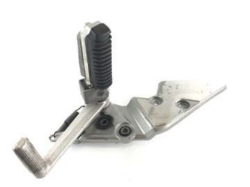 Suzuki Bandit 1200 GV75A [1998] - Repose-pied Repose-pied conducteur droit avec pédale de frein - 0