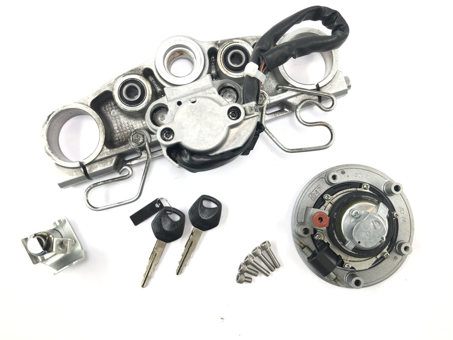 Suzuki GSF 1250 SA Bandit WVCH [2007] - Schlosssatz Zündschloss Gabelbrücke Tankdeckel Lenkschloss