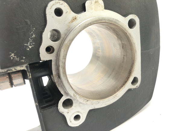 Cagiva Elefant 650 [1984] - Sylinteri mäntien kanssa takana