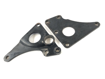 Triumph Bonneville T140V [1976] - Grabación del motor del soporte del motor a la izquierda y a la derecha