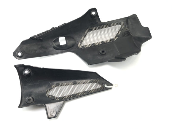 Moto Guzzi Stelvio 1200 4V [2009] - Verkleidung Lüftungsgitter Seitenteile Lufthutze rechts und links