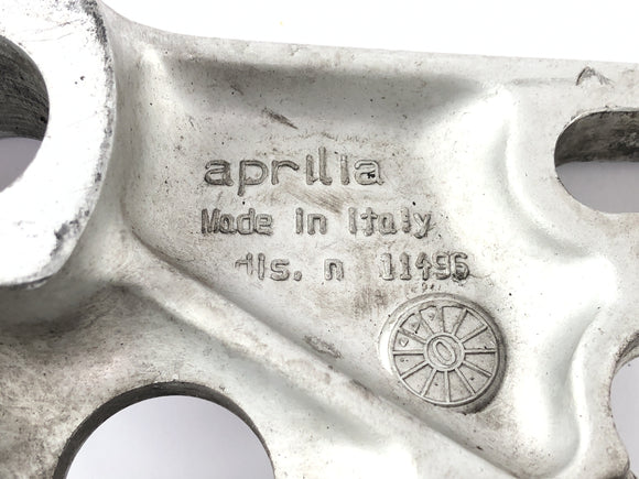 Aprilia SL 1000 Falco PA [2000] - Calipera de frenos en la parte posterior con placa de anclaje