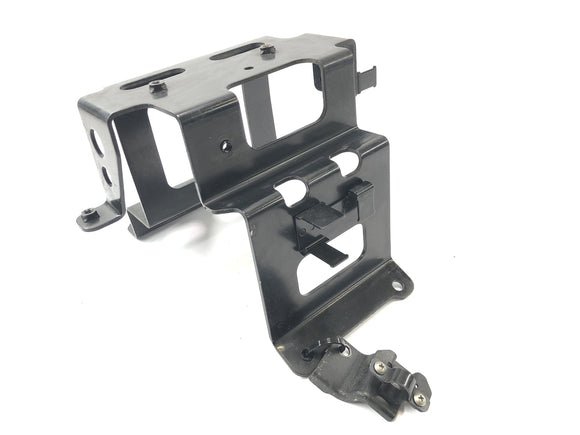 Suzuki VZ 1500 WVCU [2011] - Batteriekasten Halterung Aggregatehalter