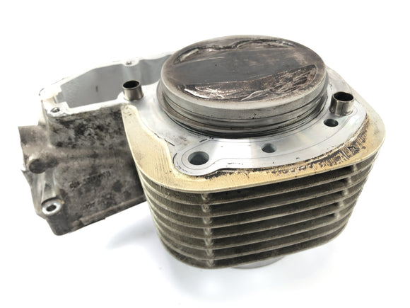 BMW R 1150 R R21 [2003]  - 右边有活塞的气缸