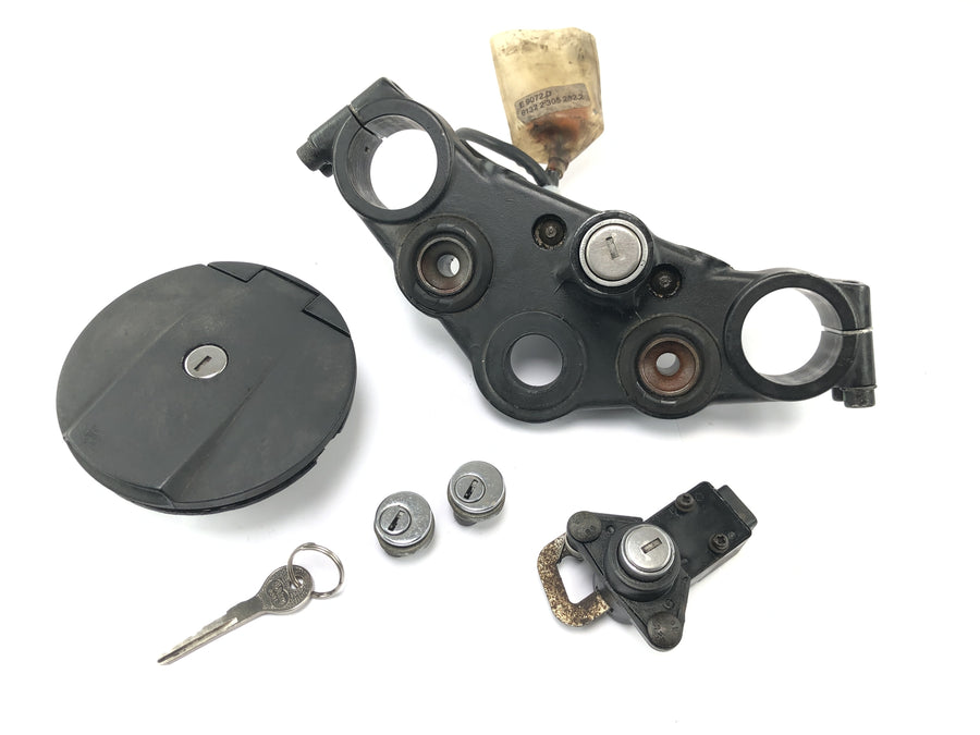 BMW K 1100 LT [1993] - Slotenset contactslot met vorkbrug bovenaan, tankdop, opbergvaksloten