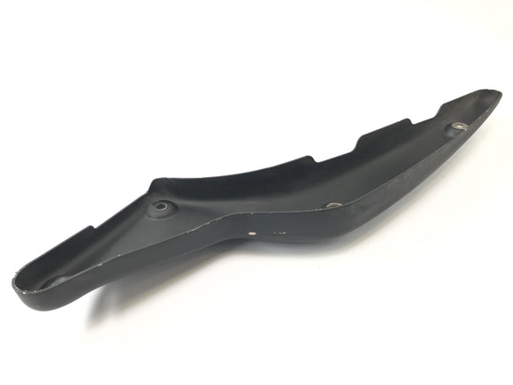 Suzuki VZ 1500 WVCU [2011] - Rozpórka tylnego błotnika lewy wspornik tylnego błotnika