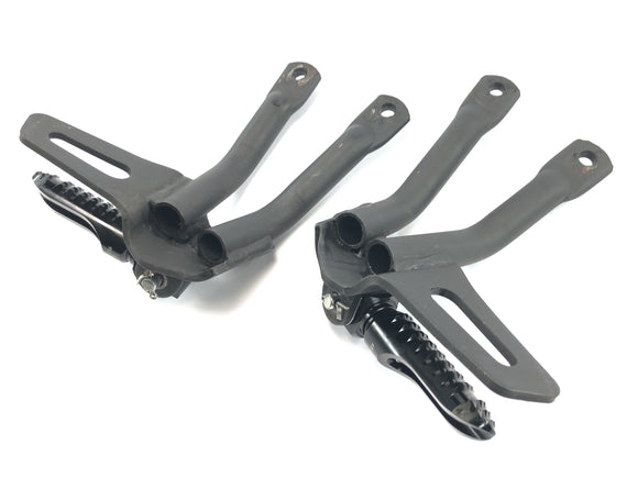 Yamaha MT 03 RM02 [2007] - Fußrastenanlage Sozius Fußrasten Halter hinten Paar