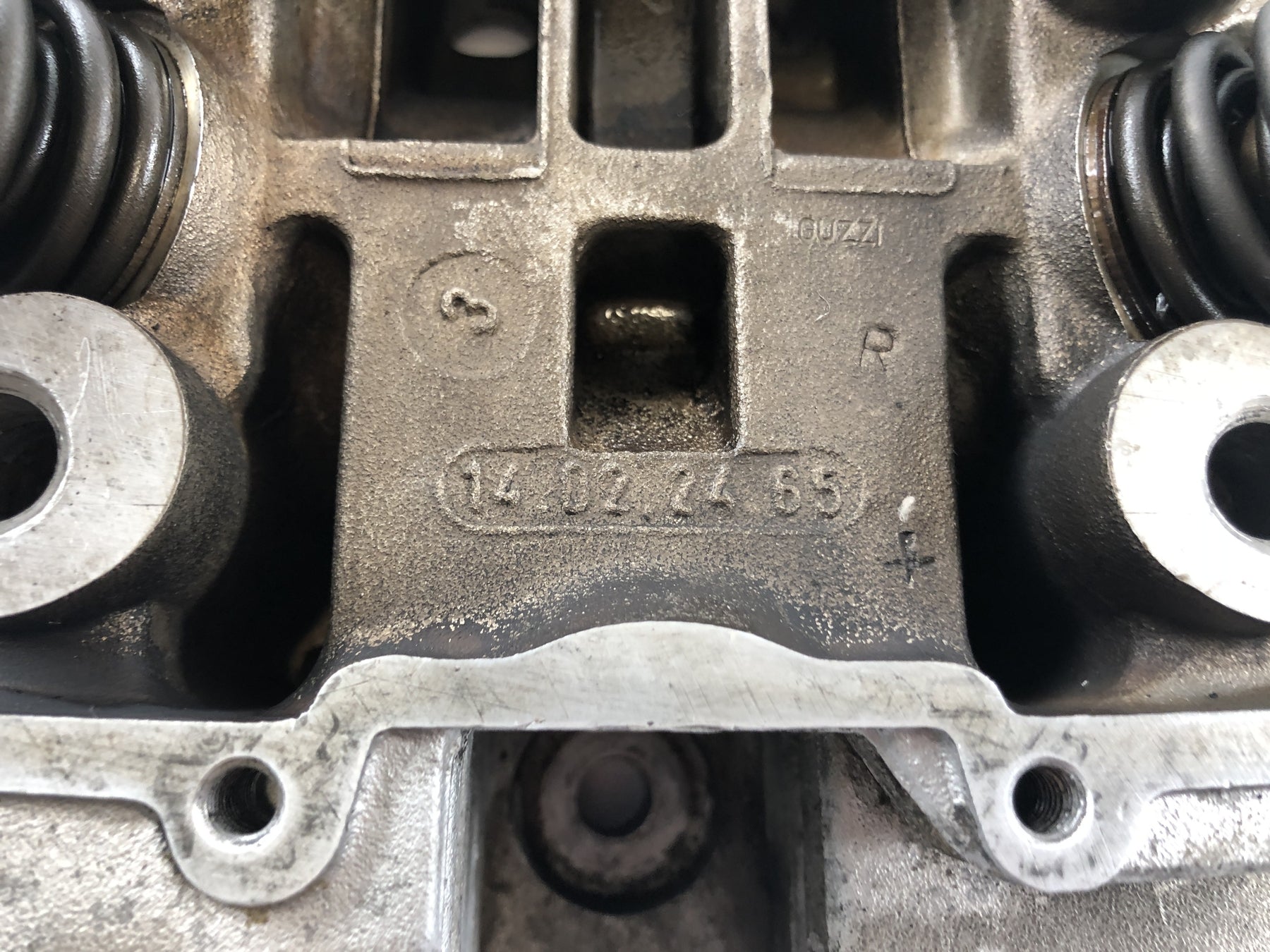 Moto Guzzi California 1100i [1995] - Cylinder head right