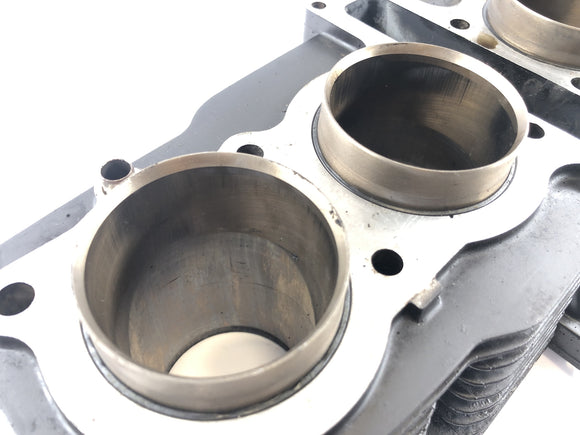 Honda CBX 650 E RC13 [1983]  - ピストン付きのシリンダー