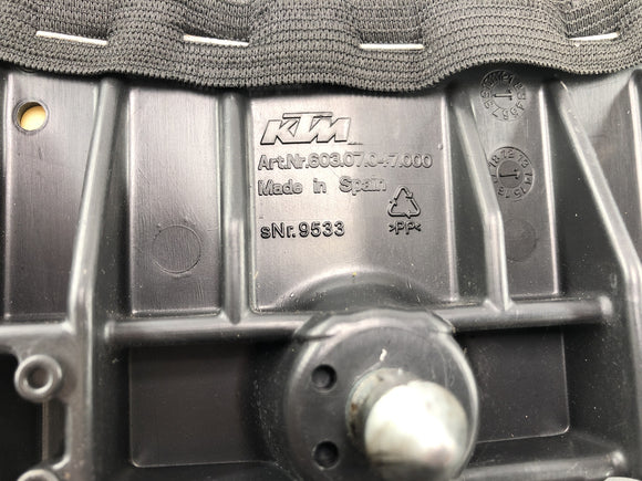 KTM 1050アドベンチャー[2017]  - 枕オートバイシートの後ろのソシウスシートシートシートシートシート