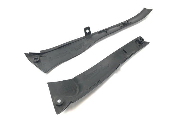 Aprilia RSV 1000 RP Mille [2001] - Innvendig panel øverst til venstre og høyre