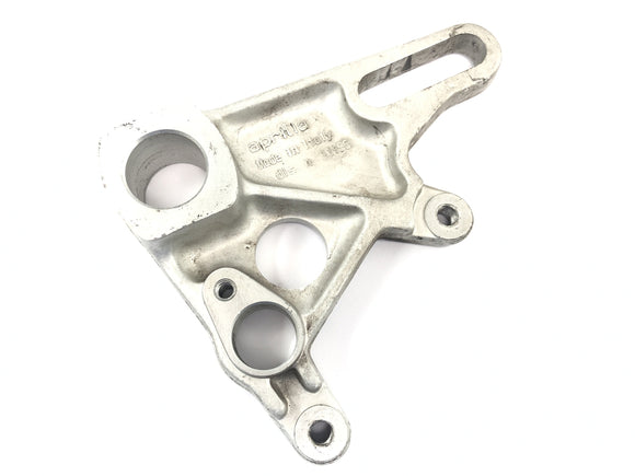 Aprilia RSV 1000 R [2004] - Bremsanker Bremssattelaufnahme hinten