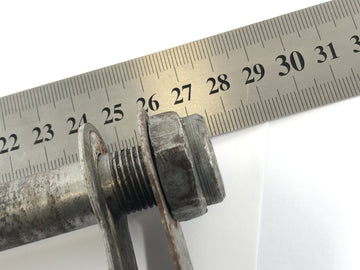 Triumph Bonneville T140V [1976] - Eje del eje trasero con tensor de cadena - 0