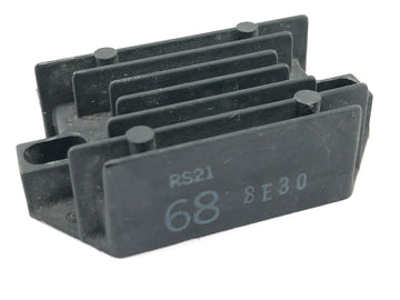 Cagiva Planet 125 [1998] - 電圧レギュレーター、整流器レギュレーター、オルタネーター・レギュレーター