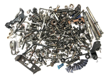 Suzuki GSX-R 1100 W GU75 C [1994] - zbývající díly a šrouby smíšená šarže