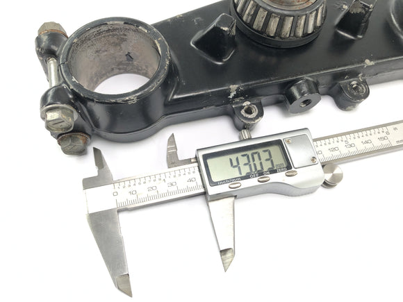 川崎KX 250 [1982]  - 下のフォークブリッジの下のコントロールヘッド