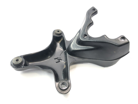 Triumph Speed ​​​​Triple T509 [1998] - rungon pidike, ohjauspään pidike, ohjaamon kiinnitys