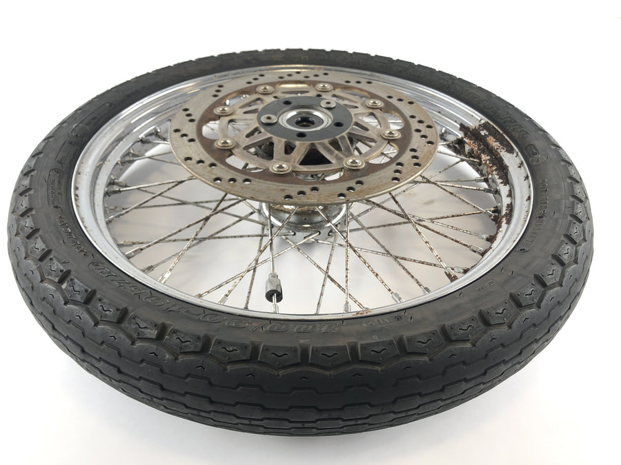 Kawasaki VN 1500 A [1995] - Forhjulsfejlen i front Takasago 19 X 2,15 Dunlop Gold Seal F11 100 90 19