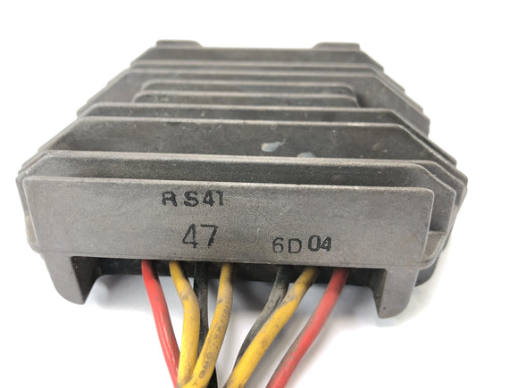 Triumph Speed Triple 1050 515NJ [2007] - regulator napięcia, prostownik, regulator