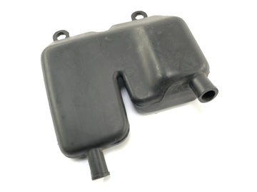 Ducati 900 SS [1991] - Tuuletusastia ilmansuodatinlaatikko