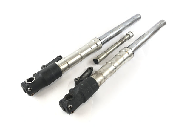 Triumph Speed ​​Triple 955i [1999] - Telegabel med akse