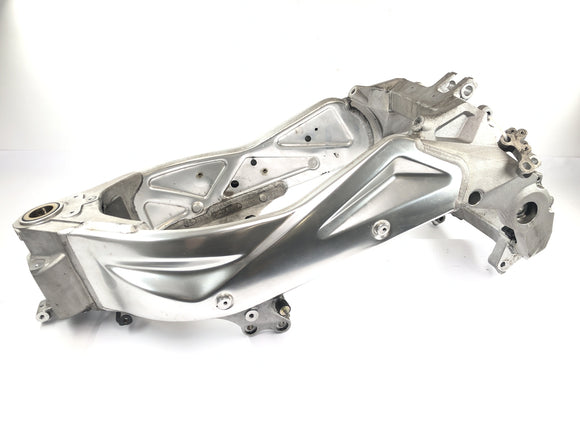 Aprilia RSV 1000 R [2004] - Rahmen beschädigt Rennstrecke