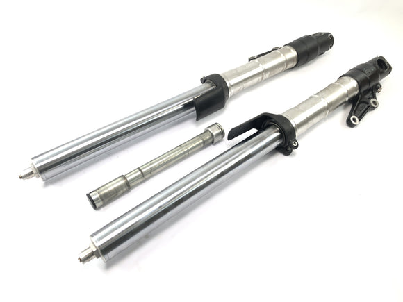 Triumph Speed ​​Triple T509 [1998] - Telescopische vork met as