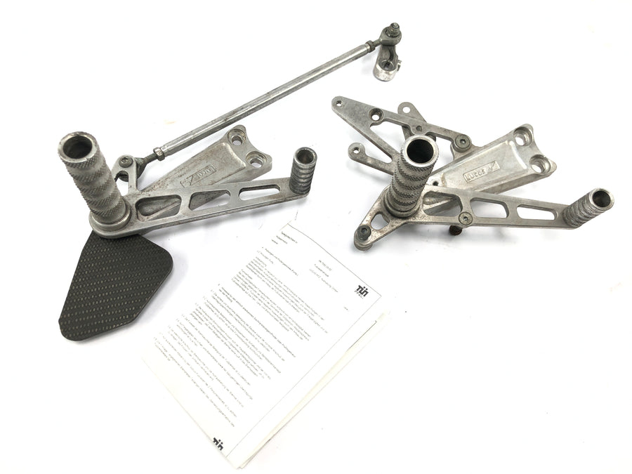 Honda VFR 800 FI RC46 [1999] - Fotstøttesystem Lucas fotstøtteholder girspak