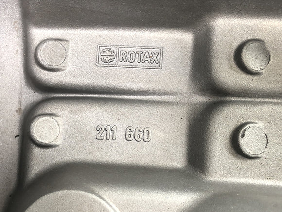 Aprilia SL 1000 Falco PA [2000] - Tapa de la cabeza del cilindro de la tapa de la válvula en la parte trasera