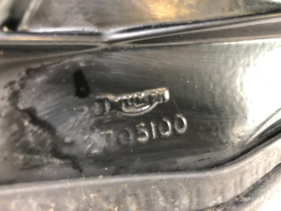 Triumph Daytona 955i T595 [1999]  - フロントのクラッディングホルダー