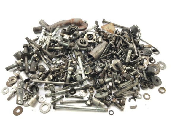 Moto Guzzi V 1000 VG [1980] - Jäännösosat ja ruuvit ovat nippuja