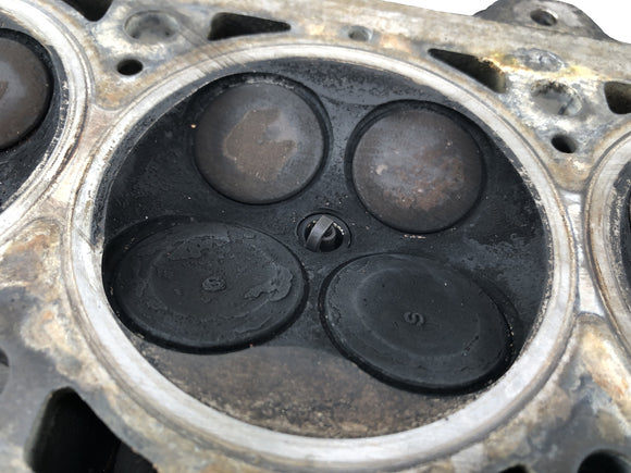 Triumph Daytona 900 T300 [1993] - Cabeça do cilindro sem eixos de cames