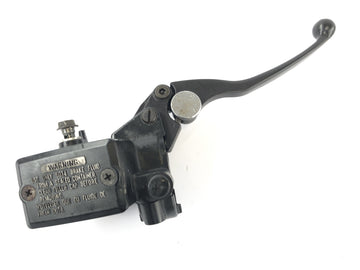 Kawasaki ZX -10 ZXT00B [1990] - brake pump at the front hand brake pump with brake handle