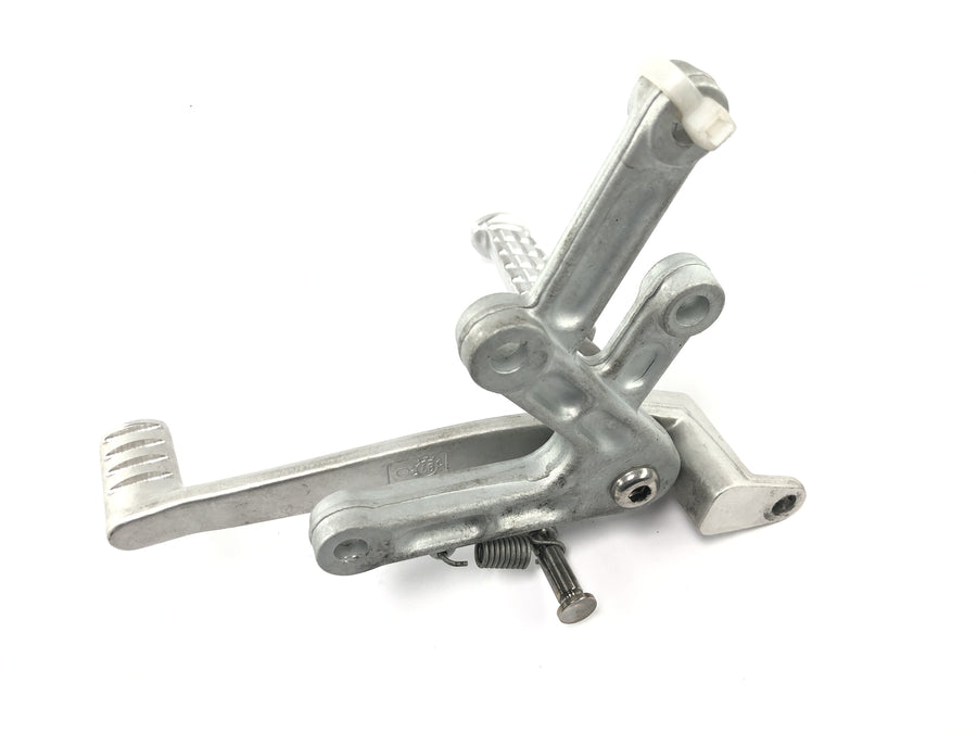 TRIUMPH DAYTONA 955I T595 [1998] - Fußraste Fußrastenhalter mit Bremspedal rechts