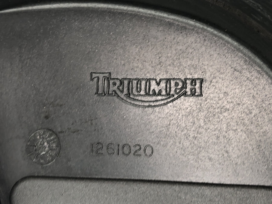 Triumph Speed Triple T509 [1998] - Ritzelabdeckung Motordeckel