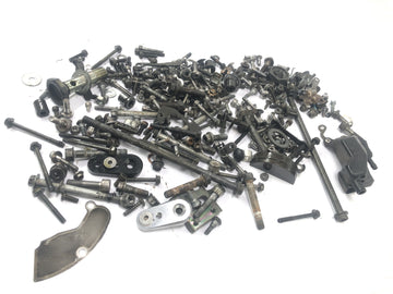 ヤマハYZF R1 RN01 [1998]  - 残留部品とネジはバンドルです