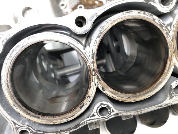 Honda CBR 900 RR SC28 [1994] - Жилье с кустами и поршнями кустарника и поршнями