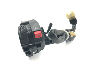 Honda CBR 1000 RR SC57 [2006] - Крепление руля, левый индикатор блока переключателей